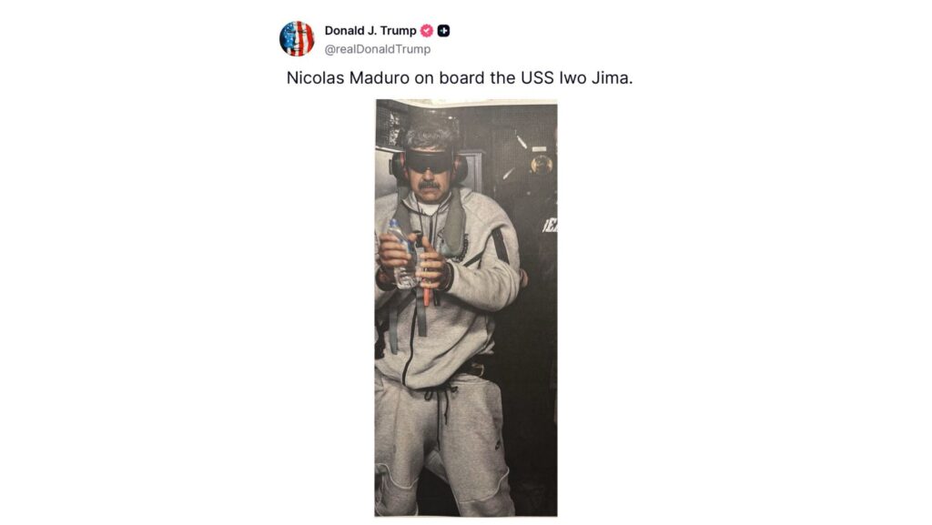 Imagen difundida por Trump que muestra a un hombre identificado como Nicolás Maduro a bordo del USS Iwo Jima