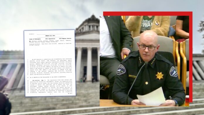 El sheriff del condado de Pierce, Keith Swank, declara ante el Comité de Ley y Justicia de la Legislatura de Washington durante la audiencia del 14 de enero de 2026, y el documento del proyecto de ley SB 5974 mostrado en la imagen.