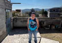 Detención migratoria separa a familia en Washington y obliga a replantear su futuro Rodrigo Hernández Romero de pie en la casa de sus padres en México tras ser deportado desde Estados Unidos.