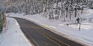 Carretera US 2 reabre en Stevens Pass tras reparaciones de emergencia por daños invernales Foto: Tramo reparado de la US 2 en Stevens Pass - Cortesía del WSDOT