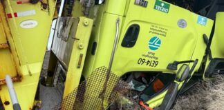 Camionero se estrella en la autopista 90; arrestado por presunto DUI Foto: Estado del vehículo del WSDOT luego de ser impactado por el camión – Cortesía del Departamento de Transporte de WA