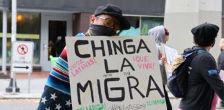 Empleados de tecnológicas exigen frenar redadas de ICE Marcha “No Kings/Anti-ICE en el centro de Seattle en octubre del 2025 - @Latino Herald