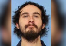 Detienen a individuo luego que sus padres fueran asesinados en Federal Way Foto: Mick Carmichael – Cortesía del departamento de policía de Federal Way