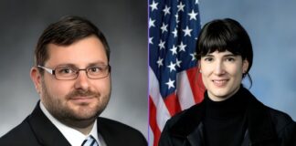 Surge posible retador al distrito 3 ante controversia del voto de congresista demócrata JD Rossetti y la representante Marie Gluesenkamp Pérez