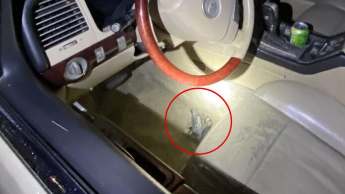 Foto: Arma de fuego recuperado por los agentes durante el arresto de un delincuente violento en libertad condicional – Cortesía de SPD