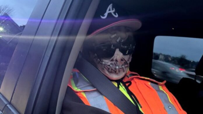 Foto: Maniquí encontrado en el puesto del copiloto en un vehículo para presuntamente entra en los carriles de alta capacidad en Renton– Cortesía de la WSP