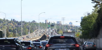 Reparaciones en la autopista 5 en Seattle ya están causando severos embotellamientos Las obras de mantenimiento en el puente Ship Canal de Seattle van a mantener los carriles Express abiertos solamente en dirección norte por los próximos 6 meses - @Latino Herald