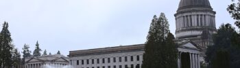 Vista del Capitolio en Olympia, sede de la actual sesión legislativa, donde los legisladores debaten múltiples proyectos de ley que impactan al estado de Washington. Foto: Latino Herald TM.