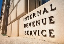 IRS compartió indebidamente datos fiscales confidenciales de inmigrantes con el DHS