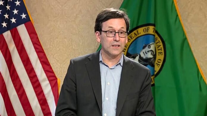 El gobernador Ferguson dijo a los reporteros que la propuesta de impuesto para millonarios está ‘muy lejos’ de ser algo que él aprobaría” - Foto cortesía de TVW El gobernador Ferguson dijo a los reporteros que la propuesta de impuesto para millonarios está ‘muy lejos’ de ser algo que él aprobaría” - Foto cortesía de TVW