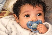 ICE deporta a bebé con bronquitis tras detención en centro migratorio de Texas