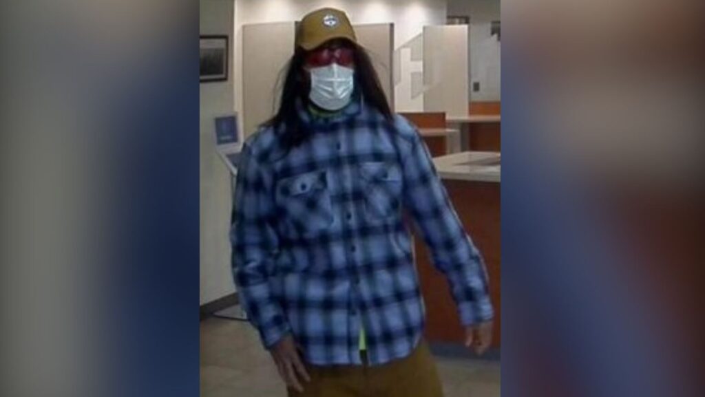 Foto: Sospechoso del robo a una entidad financiera en Puyallup el 25 de febrero del 2025 - Cortesía de la policía de Puyallup