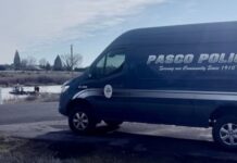 Vehículo encontrado flotando en el agua en el Parque Chiawana mantiene cerrada la zona Autoridades investigando el área del Parque Chiawana donde fue encontrado el vehículo – Foto cortesía del PPD