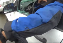 Hombre ignora órdenes de un agente y fuma sustancia ilegal en su vehículo en Everett Foto: Momento en el que el agente detiene a hombre que ignoro las órdenes del oficial en Snohomish - Cortesía de la oficina del Sheriff del condado de Snohomish