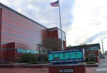 Programas de energía de PUD: asistencia y recursos para familias del condado Snohomish Fachada principal del edificio de Snohomish County PUD en Everett, Washington.