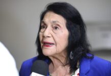 Dolores Huerta acusa a César Chávez de abuso sexual durante el movimiento laboral Dolores Huerta líder sindical y cofundadora de United Farm Workers durante una entrevista en Arizona