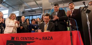 Ferguson firmó ley que prohíbe uso de máscaras a agentes