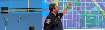 Agente de la policía de Seattle mostrando el Centro de Delitos en Tiempo Real real que utiliza el departamento – Foto Cortesía del SPD