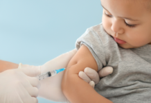Crece rechazo a guía federal de vacunación infantil: 29 estados se oponen
