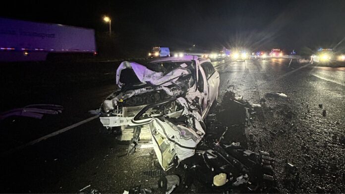 WSP Estado del vehículo tras el accidente en el que se vio implicada una patrulla del WSP — Foto: Agente Dakota Russell de la patrulla estatal de Washington