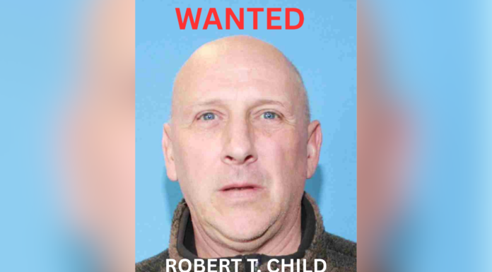 Buscan a sospechoso en caso de doble homicidio en el condado Mason Cartel de búsqueda difundido por autoridades con la fotografía de Robert T. Niño, hombre buscado en relación con una investigación de doble homicidio en el condado de Mason.