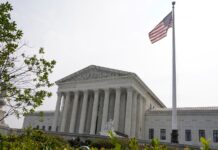 Corte Suprema elimina restricción a terapias de conversión para jóvenes LGBTQ+ La Corte Suprema en junio de 2023 (Foto de AP/Mariam Zuhaib)