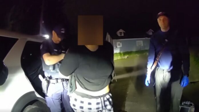 Momento del arresto Momento del arresto de la acusada en Parkland. — Foto: Oficina del sheriff del condado de Pierce