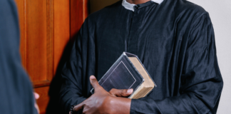 Arquidiócesis de Seattle deberá entregar registros de abuso sexual, ordena un tribunal