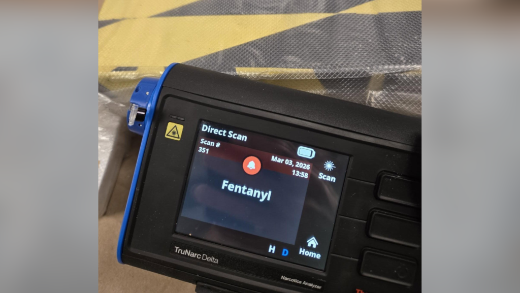 Escáner de drogas que indica que el material incautado por las autoridades es fentanilo– Foto Cortesía de la oficina del sheriff del condado de King 