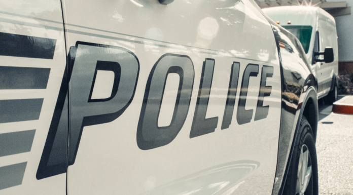 Cinco detenidos en Covington tras hallazgo de niños viviendo en condiciones insalubres