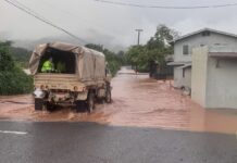 Lluvias intensas causan evacuaciones en Hawái