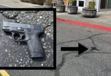 Arrestan en Olympia a sospechoso con 14 condenas previas y nuevos cargos por extorsión Entrada de Capital Mall en Olympia con una imagen insertada de un arma de fuego recuperada en el caso investigado por autoridades.