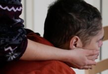 Policía de Kent resalta el programa Take Me Home para personas con problemas cognitivos Ejemplo de un joven con necesidades especiales que podría recibir asistencia del programa “Take Me Home” (AP Photo/Gregorio Borgia)