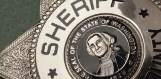 Cuatro sheriffs de Washington demandan al estado por nueva ley sobre certificación policial Insignia del sheriff del condado Spokane — Imagen: Spokane County Sheriffs Office