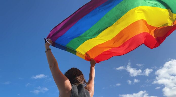 Snohomish se divide por mensaje contra el desfile del Orgullo Gay