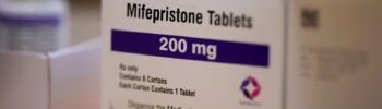 Tabletas de mifepristona en una clínica de Planned Parenthood. (Foto de AP/Charlie Neibergall, Archivo)