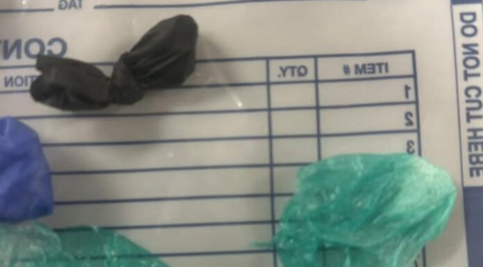 Recluso intenta introducir fentanilo en cárcel del condado Thurston Presunto fentanilo recuperado por las autoridades de un recluso — Imagen: Sheriff Derek Sanders, oficina del sheriff del condado de Thurston