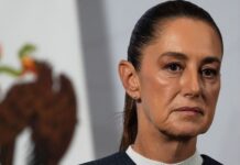 Accidente revela presencia de agentes de la CIA en México La presidenta de México, Claudia Sheinbaum, ofrece su conferencia matutina en Palacio Nacional, en Ciudad de México.(Foto AP/Marco Ugarte)