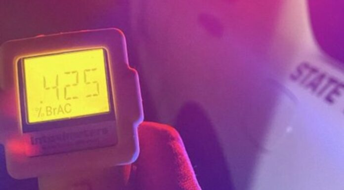 Arrestan a conductor cerca de Wenatchee por manejar con cinco veces el nivel de alcohol permitido Nivel de alcohol registrado por el conductor detenido cerca del río Wenatchee — Imagen: WSP