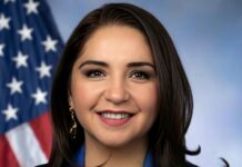 Congresista reacciona a fallo negativo contra DACA y advierte mayor riesgo para dreamers Congresista Delia Ramírez — Imagen: Congreso de EE.UU.