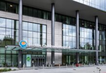 Seattle Children’s y Laurelhurst alcanzan acuerdo tras polémica por vuelos médicos Exterior del Hospital de niños en Seattle