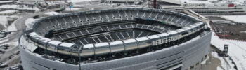 ARCHIVO - La vista de Manhattan detrás del MetLife Stadium, sede de partidos del Mundial, en East Rutherford, Nueva Jersey, el 3 de enero de 2026. (AP Foto/Seth Wenig)