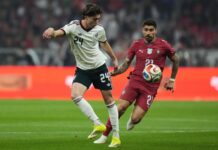 4 jugadores nacidos en EE.UU. podrían estar en la lista de México para el mundial El mexicano Brian Gutiérrez (izquierda) toca al balón frente al portugués Rubén Neves durante un partido amistoso, el 28 de marzo de 2026, en Ciudad de México. (AP Foto/Eduardo Verdugo)
