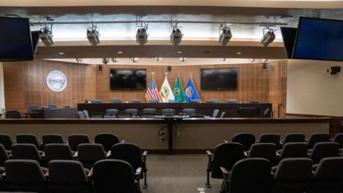 Sala de reuniones del concejo de Tacoma Sala de reuniones del ayuntamiento de Tacoma — Imagen: Ciudad de Tacoma