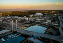 Tacoma evalúa despidos y fusión de departamentos por déficit de $27 millones Tacoma Washington Landmarks Landscape