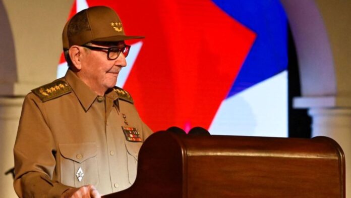 Raúl Castro Ruz durante un discurso en el parque Céspedes, Santiago de Cuba, el 1ro. de enero de 2024 — Imagen: Gobierno de Cuba