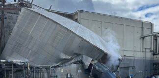 Implosión en fábrica de papel de WA deja nueve desaparecidos y pocas esperanzas de rescate Estado del tanque que implosionó en una plata de papel en Washington — Imagen: Departamento de Bomberos de Longview