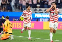 EEUU debuta en su Mundial con goleada de 4-1 ante un Paraguay errático y petrificado Giovanni Reyna celebra tras marcar el cuarto gol de Estados Unidos frente a Paraguay durante un partido del Grupo D de la Copa Mundial de la FIFA 2026 en Inglewood, California. El mediocampista corre junto a la línea de banda con las manos sobre las orejas mientras aficionados estadounidenses celebran en las gradas.