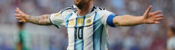 Lionel Messi, de la selección de Argentina, festeja tras conseguir el primer tanto del partido ante Argelia en el Mundial, el martes 16 de junio de 2026 en Kansas City, Missouri (AP Foto/Ed Zurga)