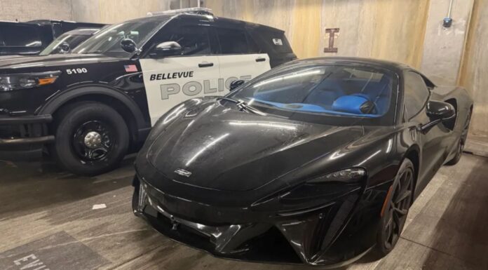 Policía de Bellevue vincula fiestas promocionadas en redes sociales con investigación de trata de personas Vehículo deportivo incautado por la policia durante el operativo — Imagen: Departametno de pilicía de Belluvue